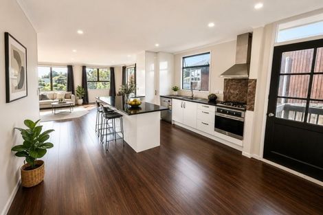 Photo of property in 112 Sunnyside Road, Sunnyvale, Auckland, 0612