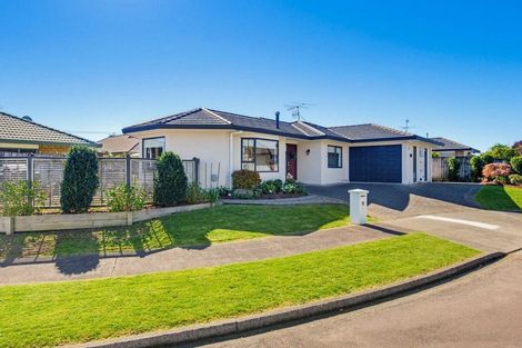 Photo of property in 4 Balmerino Grove, Waikanae, 5036