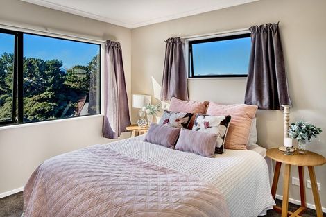 Photo of property in 3 Makora Grove, Paremata, Porirua, 5024