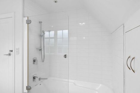 Photo of property in 66 Memorial Avenue, Ilam, Christchurch, 8053