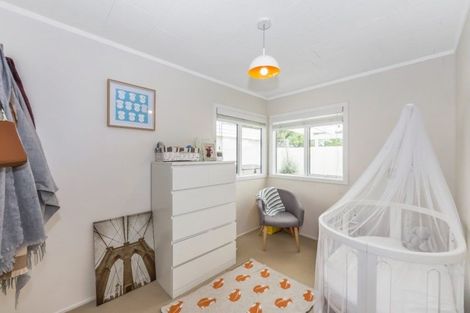 Photo of property in 2/42 Beach Road, Castor Bay, Auckland, 0620
