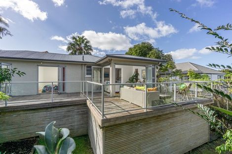 Photo of property in 1/25 Wolsley Avenue, Milford, Auckland, 0620