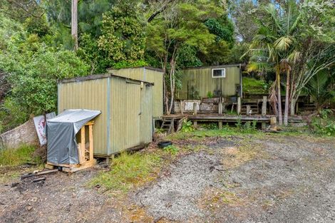 Photo of property in 10 Hobbs Road, Matakatia, Whangaparaoa, 0930