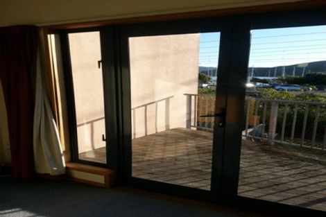 Photo of property in 22 Marina View, Paremata, Porirua, 5026