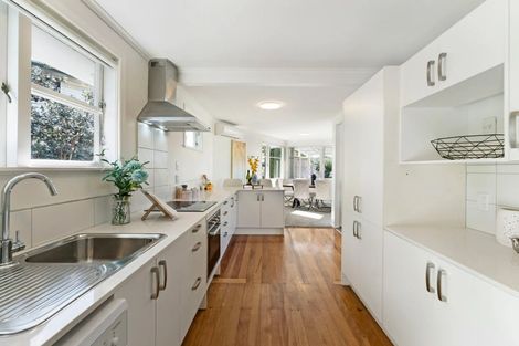 Photo of property in 24 Hill Crescent, Papakura, 2110