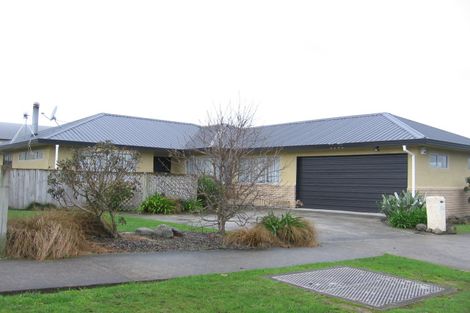 Photo of property in 104 Roberts Line, Kelvin Grove, Palmerston North, 4414