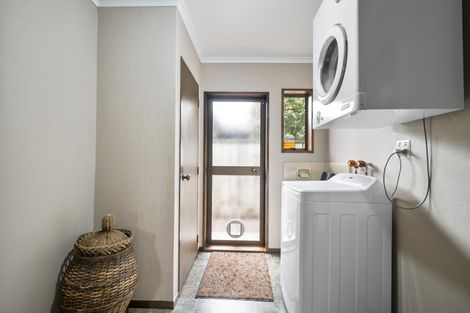 Photo of property in 27 Humphries Place, Awapuni, Palmerston North, 4412