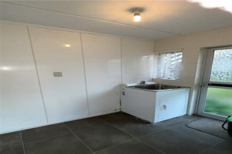 Photo of property in 31 Cumberland Street, Merrilands, New Plymouth, 4312