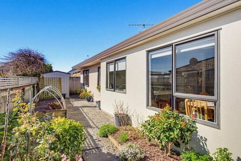 Photo of property in 4 Balmerino Grove, Waikanae, 5036