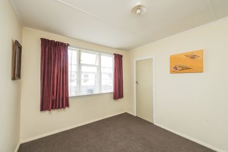 Photo of property in 28 Raupo Street, Castlecliff, Whanganui, 4501
