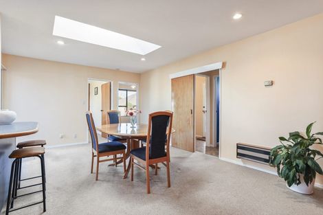 Photo of property in 3 Manson Place, Russley, Christchurch, 8042