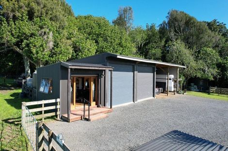 Photo of property in 207 Takapu Road, Manakau, Levin, 5573