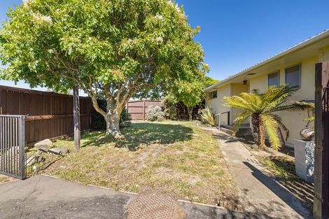 Photo of property in 10 Sophora Place, Parklands, Christchurch, 8083