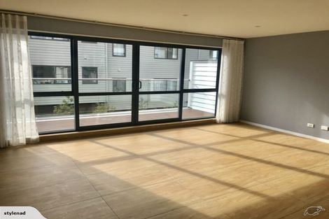 Photo of property in 7 Woodall Place, Totara Vale, Auckland, 0627