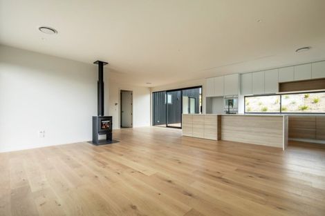 Photo of property in 33 Obelisk Street, Wanaka, 9305