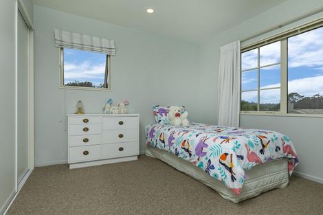 Photo of property in 73 Te Wharau Drive, Greenhithe, Auckland, 0632