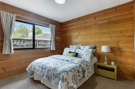 Photo of property in 2/22 Minaret Drive, Bucklands Beach, Auckland, 2014