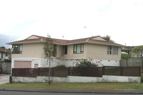 Photo of property in 8 West Harbour Drive, West Harbour, Auckland, 0618