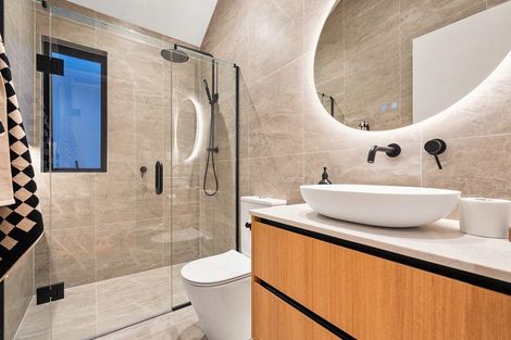 Photo of property in 15c Kiri Place, Mairangi Bay, Auckland, 0630