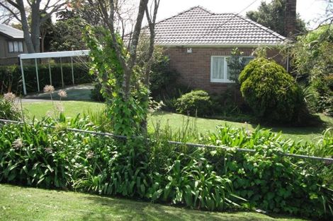 Photo of property in 32 Tirimoana Road, Te Atatu South, Auckland, 0602