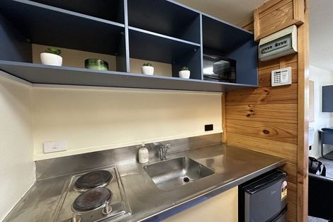 Photo of property in Basin Reserve Complex, 10/4 Sussex Street, Mount Cook, Wellington, 6021