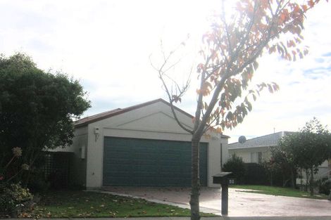 Photo of property in 40 Dalfield Place, Highbury, Palmerston North, 4412