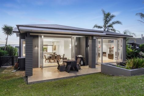 Photo of property in 7 Palmerston Road, Birkenhead, Auckland, 0626