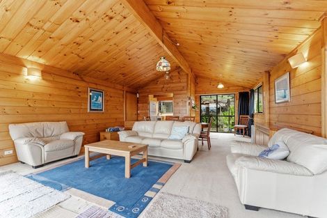 Photo of property in 2/25 Beach Road, Manly, Whangaparaoa, 0930