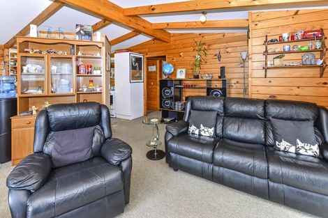 Photo of property in 2/90 Wattle Farm Road, Wattle Downs, Auckland, 2103