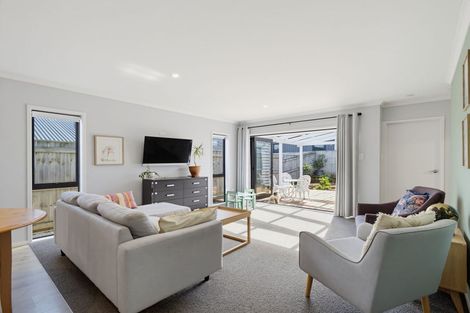 Photo of property in 6 Reserva Crescent, Kumeu, 0810