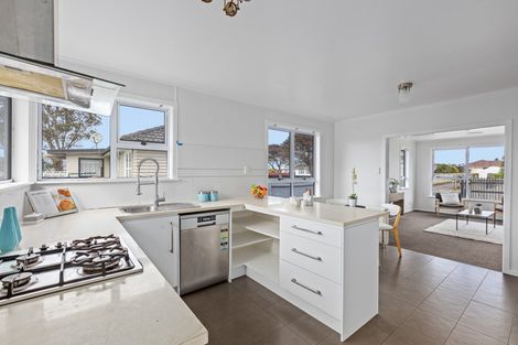 Photo of property in 29 Lavinia Crescent, Mangere East, Auckland, 2024