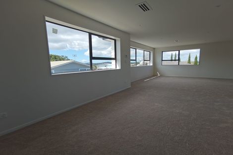 Photo of property in 13a Blue Way, Glendene, Auckland, 0602