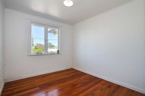 Photo of property in 29 Sylvan Crescent, Te Atatu South, Auckland, 0610