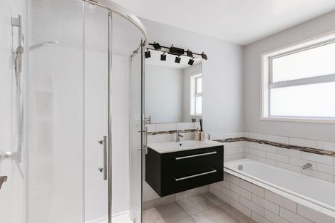 Photo of property in 266 Lakes Boulevard, Pyes Pa, Tauranga, 3112