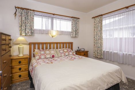 Photo of property in 65 Hepburn Road, Glendene, Auckland, 0602