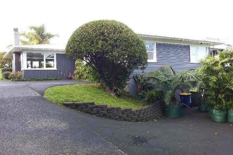 Photo of property in 17 Beach Road, Castor Bay, Auckland, 0620