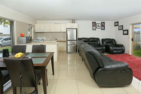 Photo of property in 11 Lockington Avenue, Henderson, Auckland, 0612