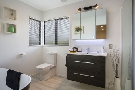 Photo of property in 7 Saint Austell Close, Camborne, Porirua, 5026