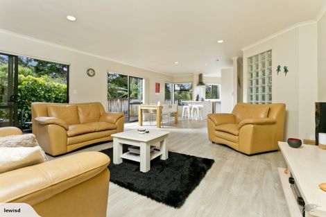 Photo of property in 1/40 Tui Glen Road, Birkenhead, Auckland, 0626