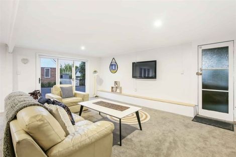 Photo of property in 2/5 Elderwood Lane, Belmont, Auckland, 0622