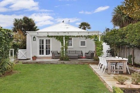 Photo of property in 56 Winton Street, St Albans, Christchurch, 8014