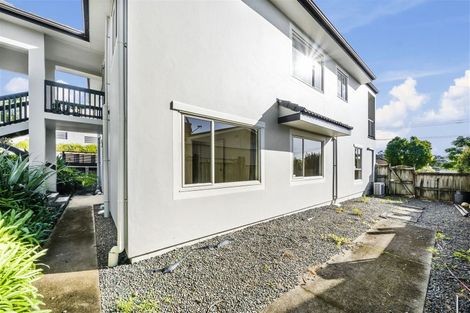 Photo of property in 2/57 Gladstone Road, Northcote, Auckland, 0627