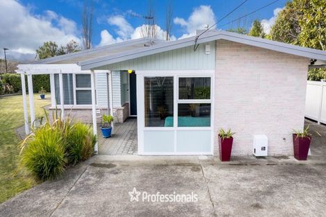 Photo of property in 7b Chatsworth Road, Silverstream, Upper Hutt, 5019