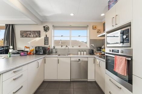 Photo of property in 290 Main South Road, Green Island, Dunedin, 9018