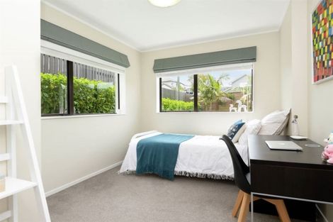 Photo of property in 1/77 Uxbridge Road, Cockle Bay, Auckland, 2014