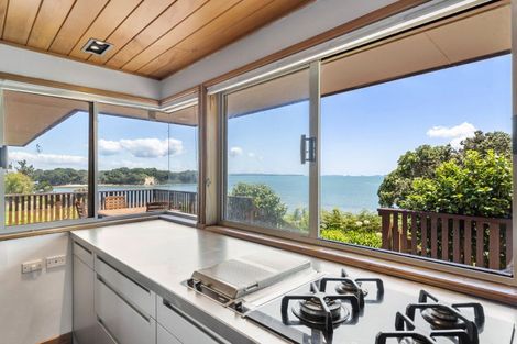 Photo of property in 37 Hawke Crescent, Beachlands, Auckland, 2018