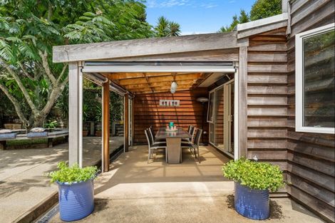 Photo of property in 9 Grand View Road, Leigh, 0985