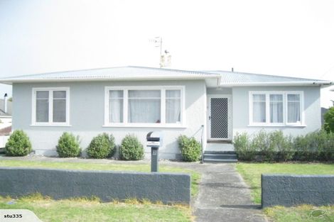 Photo of property in 3 Omori Place, Castlecliff, Whanganui, 4501