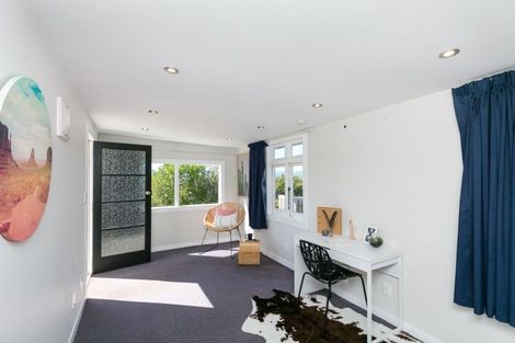 Photo of property in 14 Ruskin Road, Newlands, Wellington, 6037