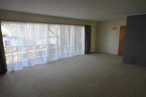 Photo of property in 31 Batchelor Street, Newlands, Wellington, 6037